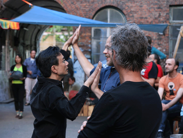 Datei:RasCongress GrassStage 03.gif